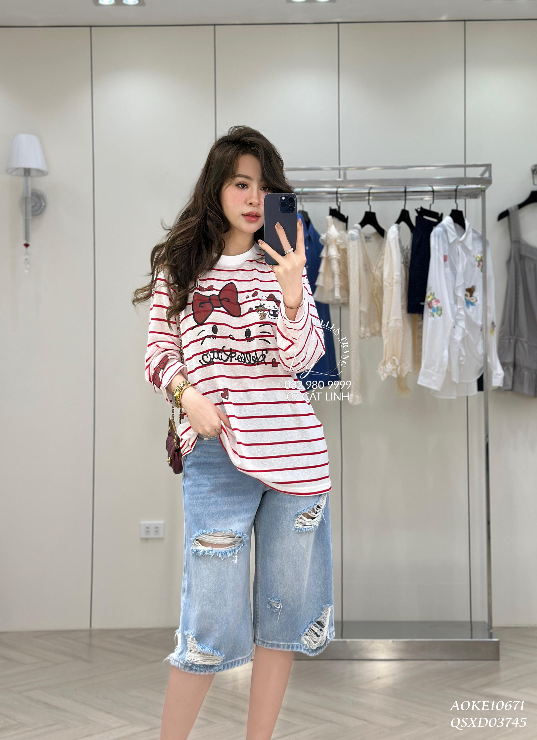 ÁO DÀI TAY TRẮNG KẺ ĐỎ HÌNH MÈO H&K