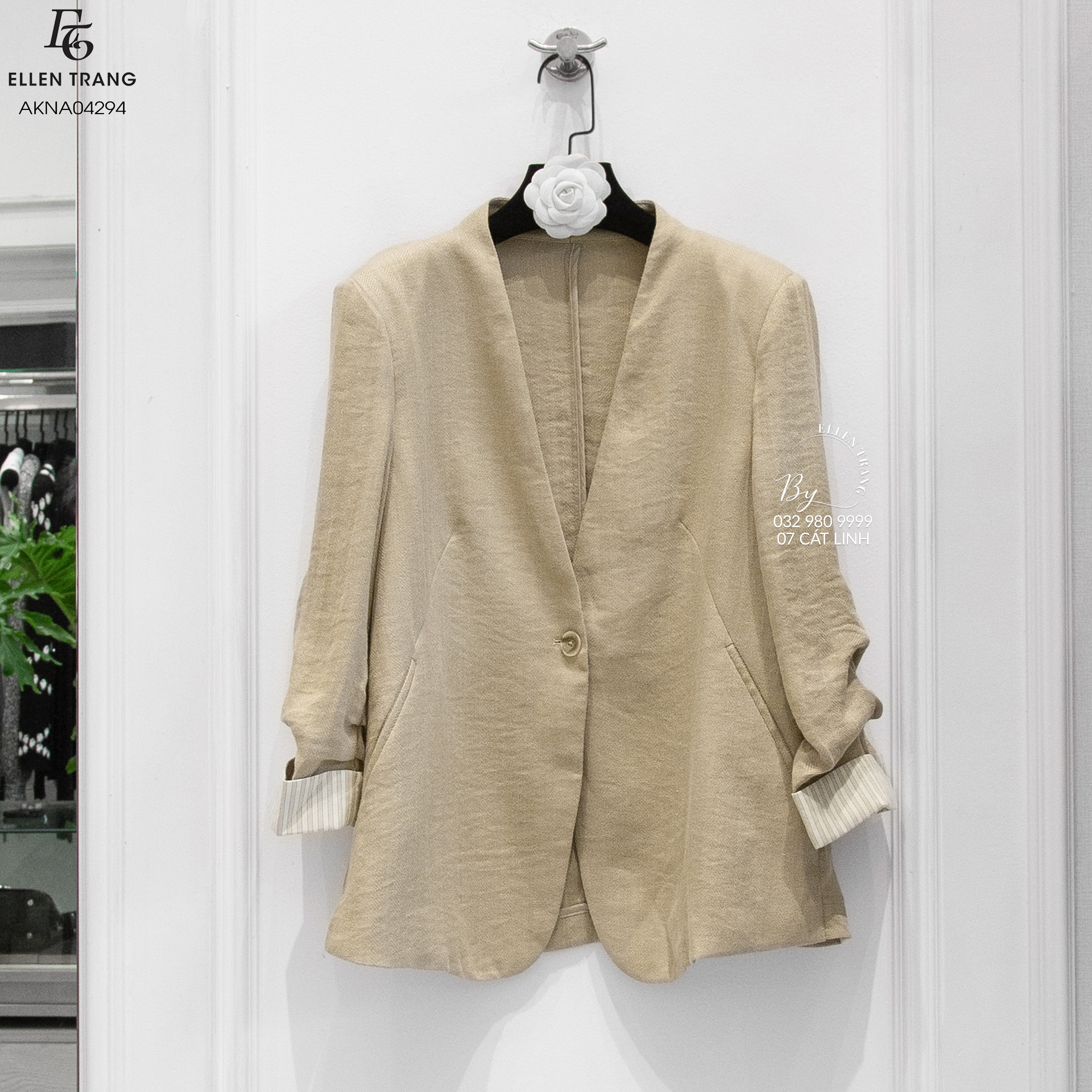 ÁO KHOÁC NÂU NHẠT BLAZER TAY PHỐI SƠ MI KẺ