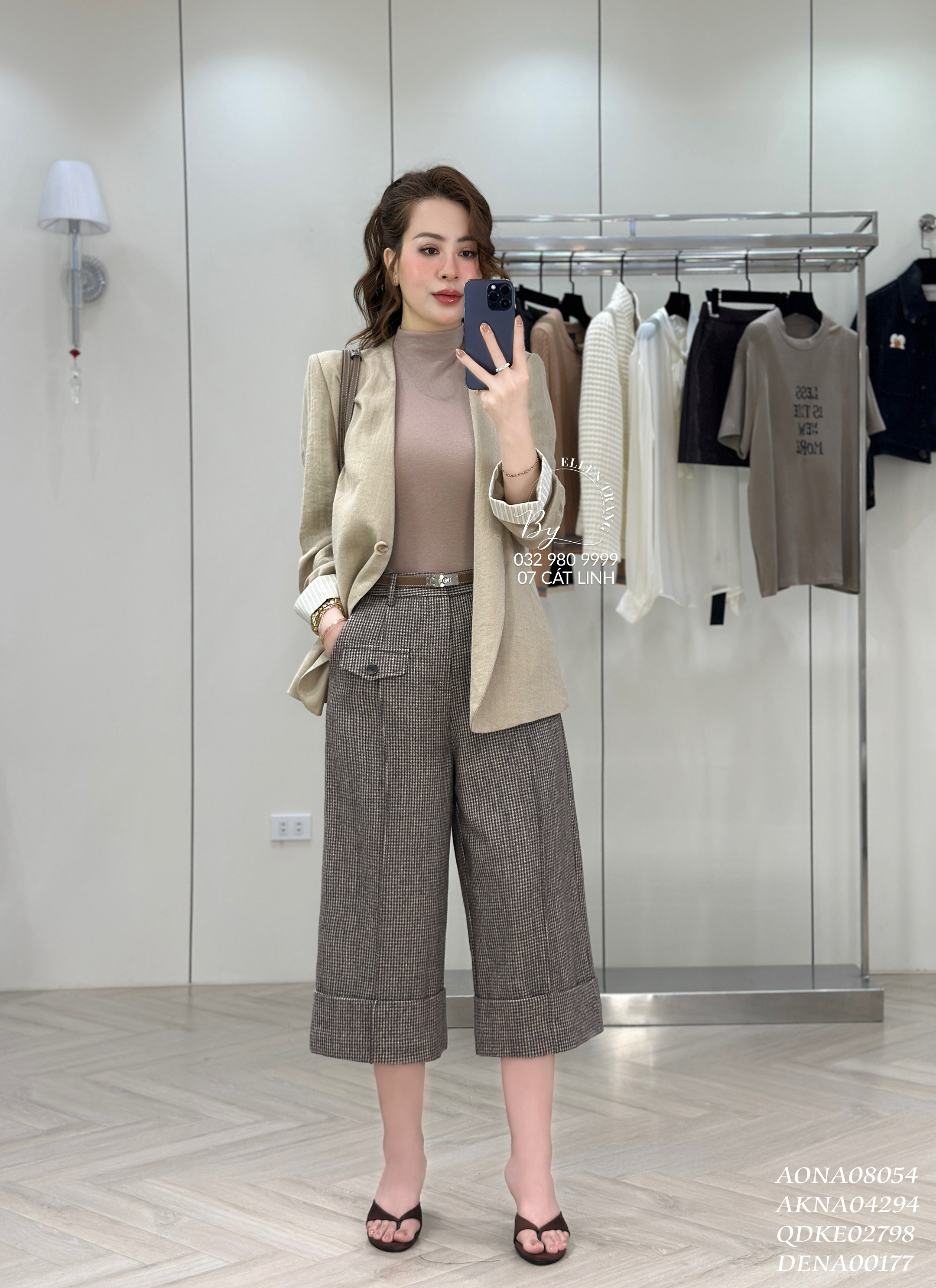 ÁO KHOÁC NÂU NHẠT BLAZER TAY PHỐI SƠ MI KẺ
