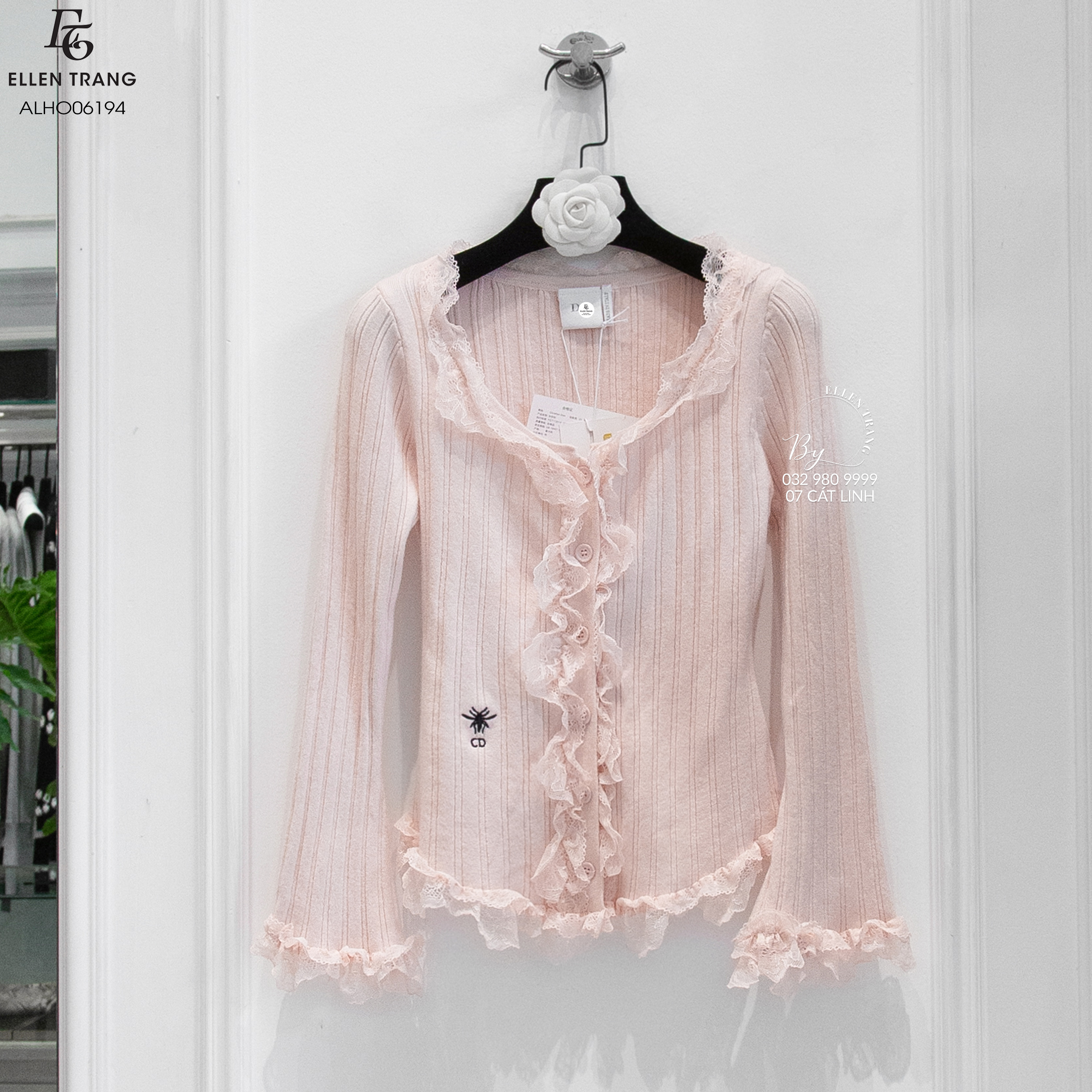 ÁO LEN HỒNG VIỀN REN THÊU ONG D&O