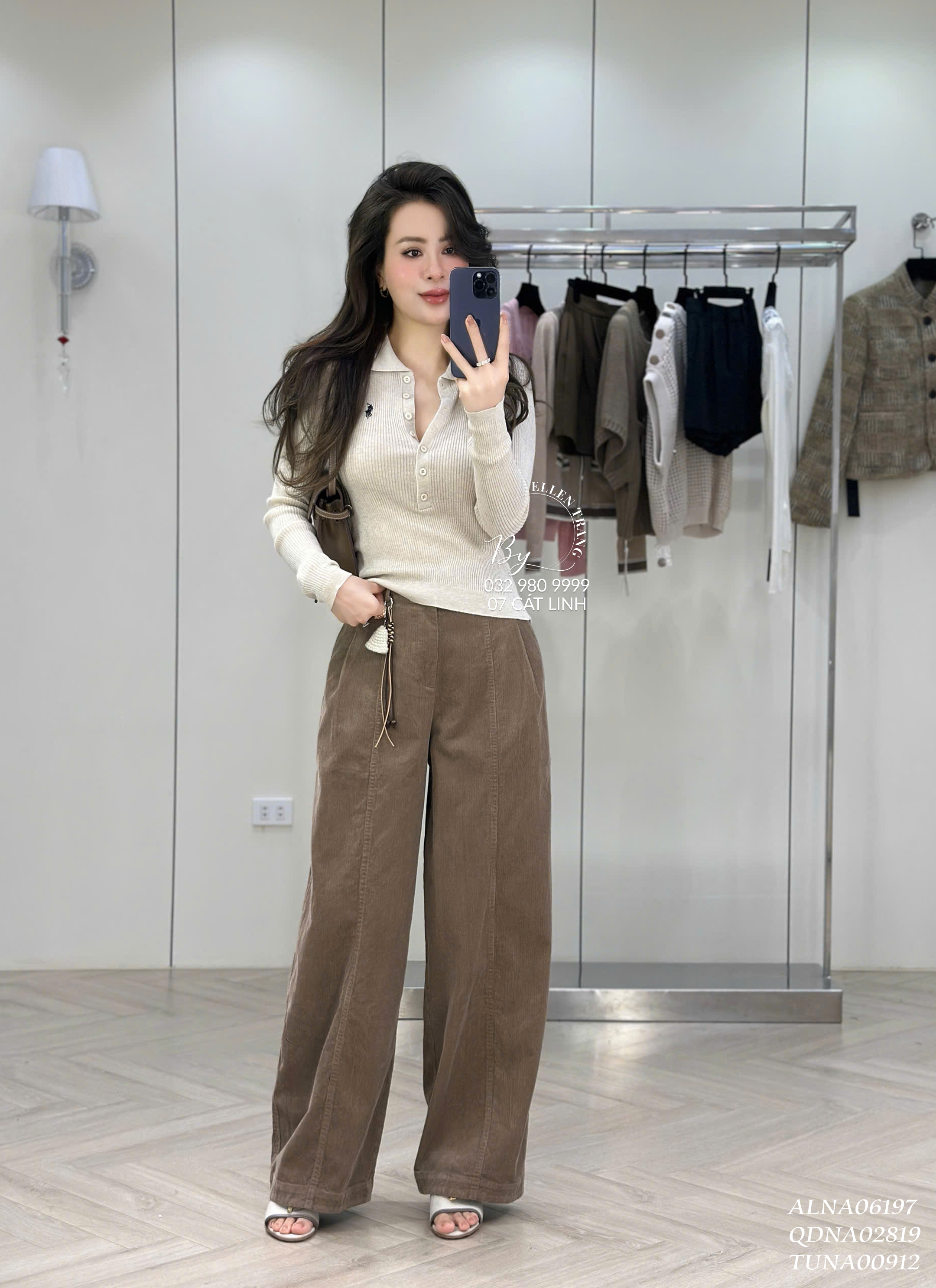 ÁO LEN NÂU NHẠT THÊU NGỰA CÚC NGỰC