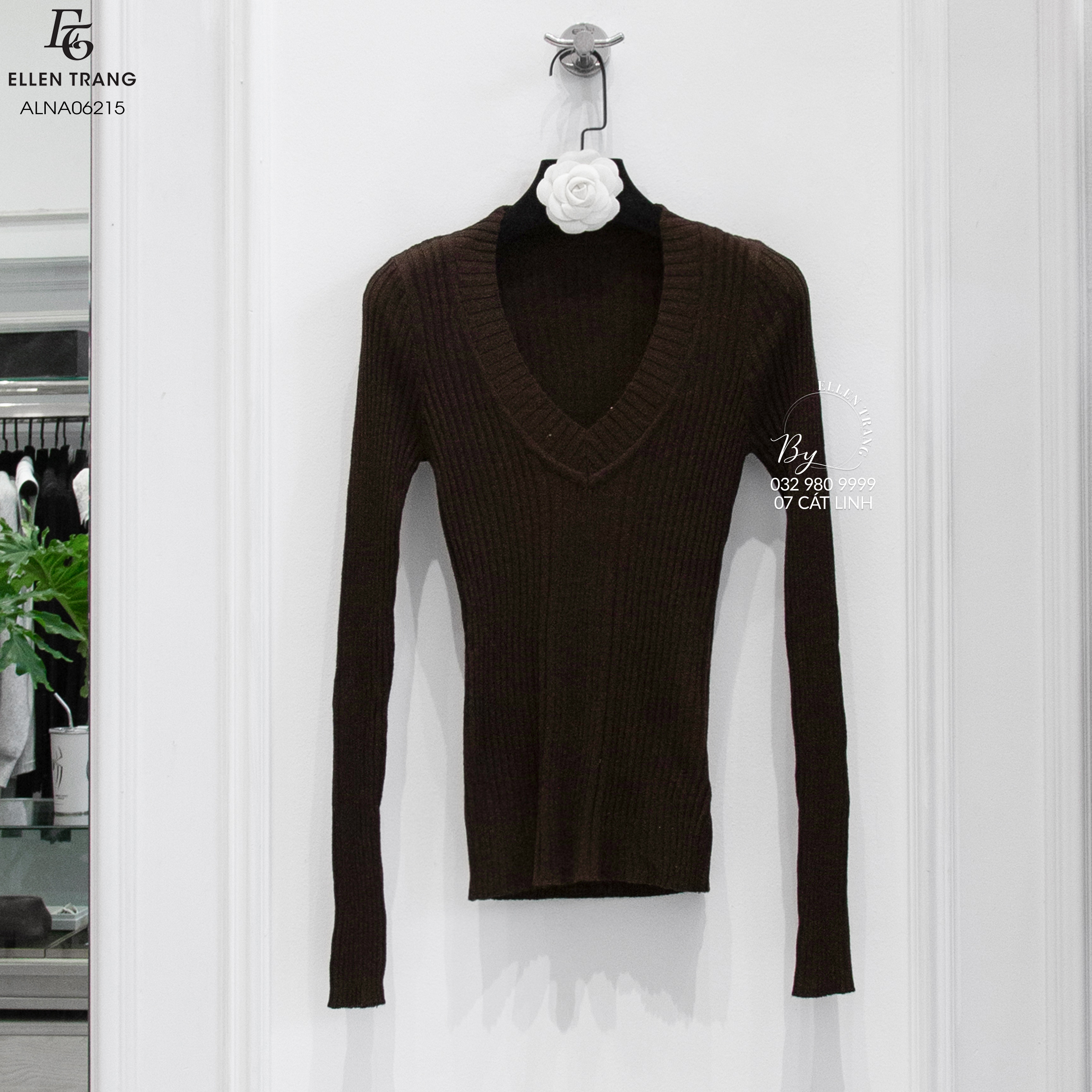 ÁO LEN NÂU SOCOLA CỔ V GÂN SỌC