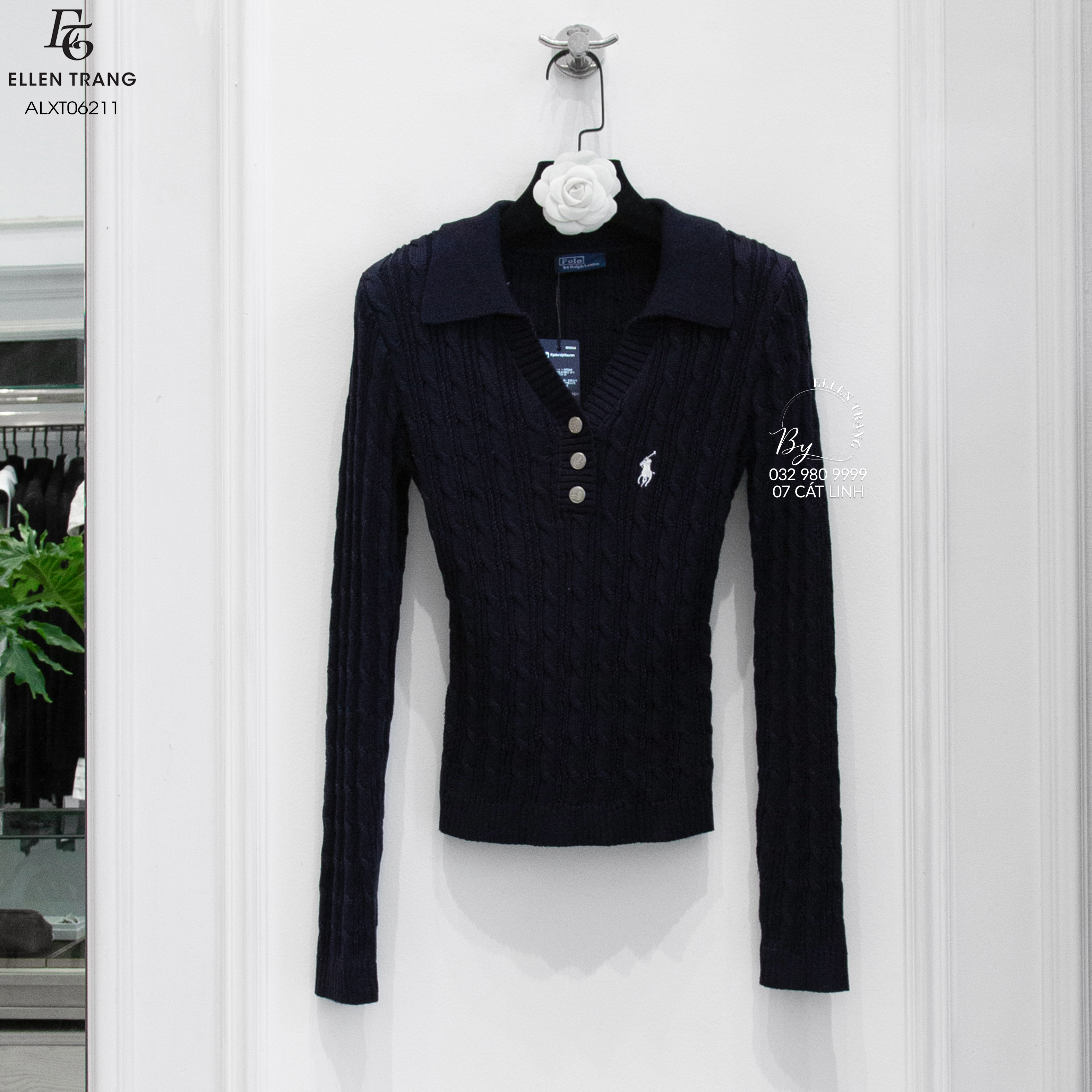 ÁO LEN XANH THAN THÊU NGỰA TRẮNG 3 CÚC BẠC