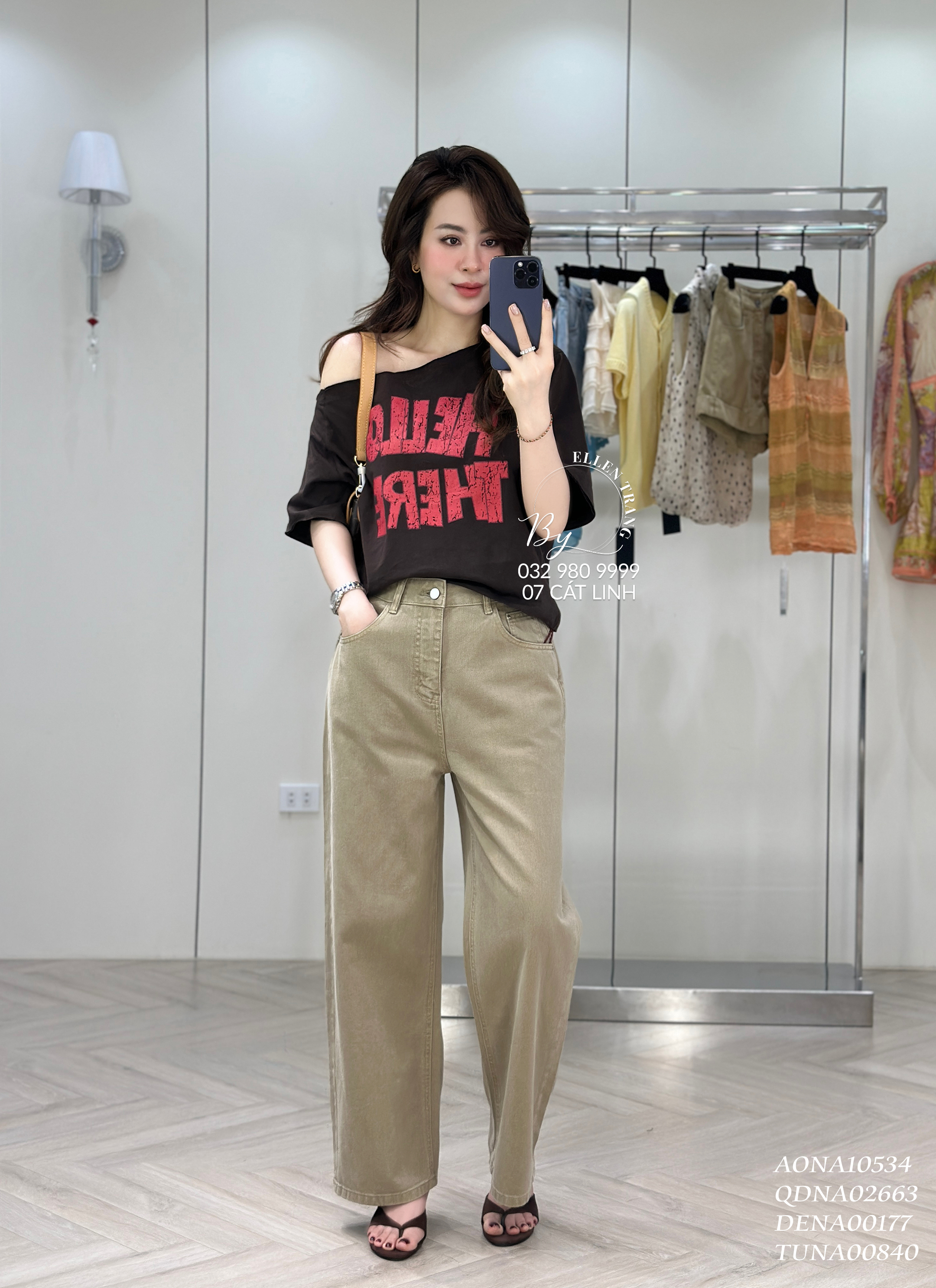 ÁO NÂU LỆCH VAI CHỮ ĐỎ HELLO THERE