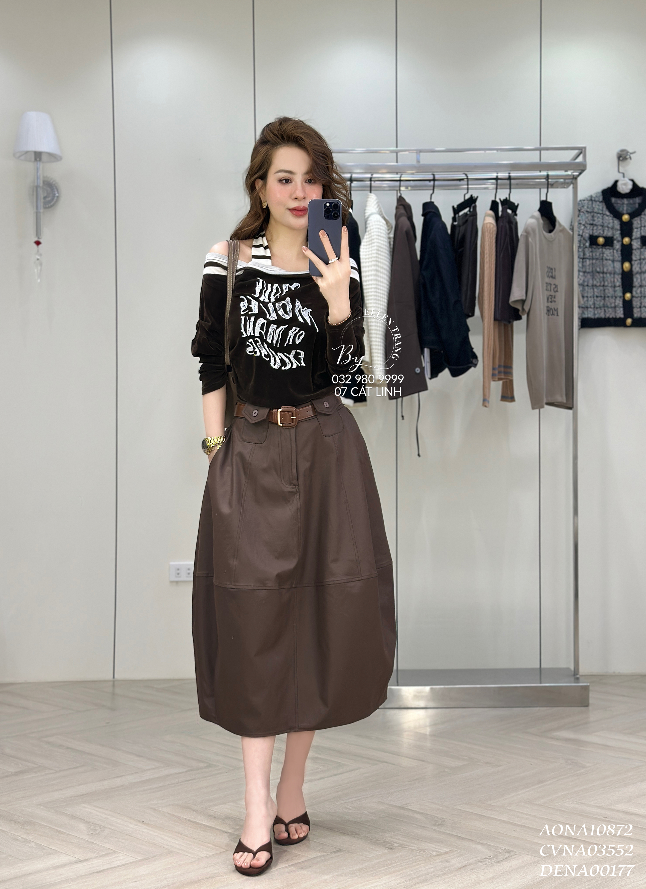 ÁO NHUNG NÂU CHỮ TRẮNG DÂY KẺ