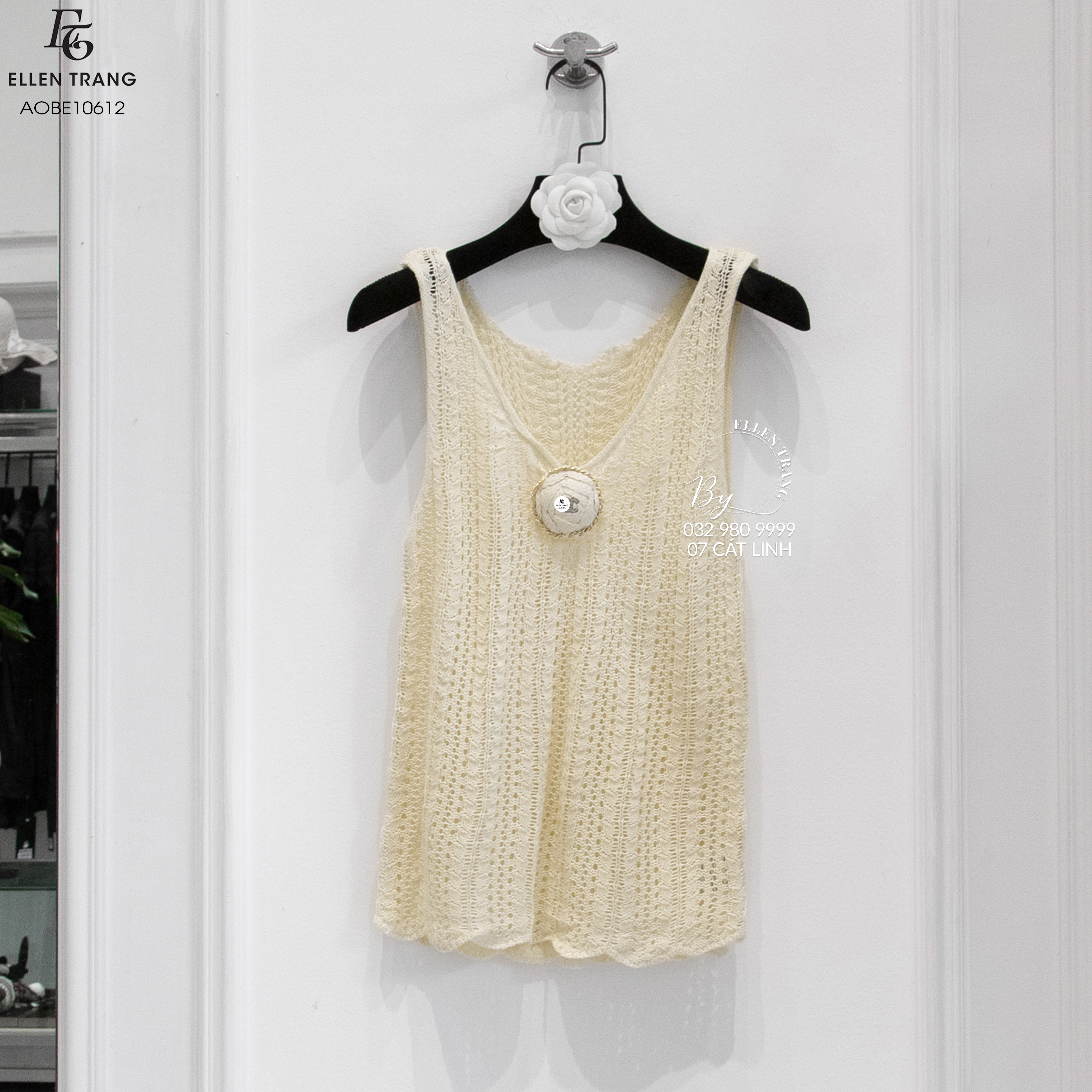 ÁO REN BE SÁT NÁCH HOA CHANEL Ở NGỰC