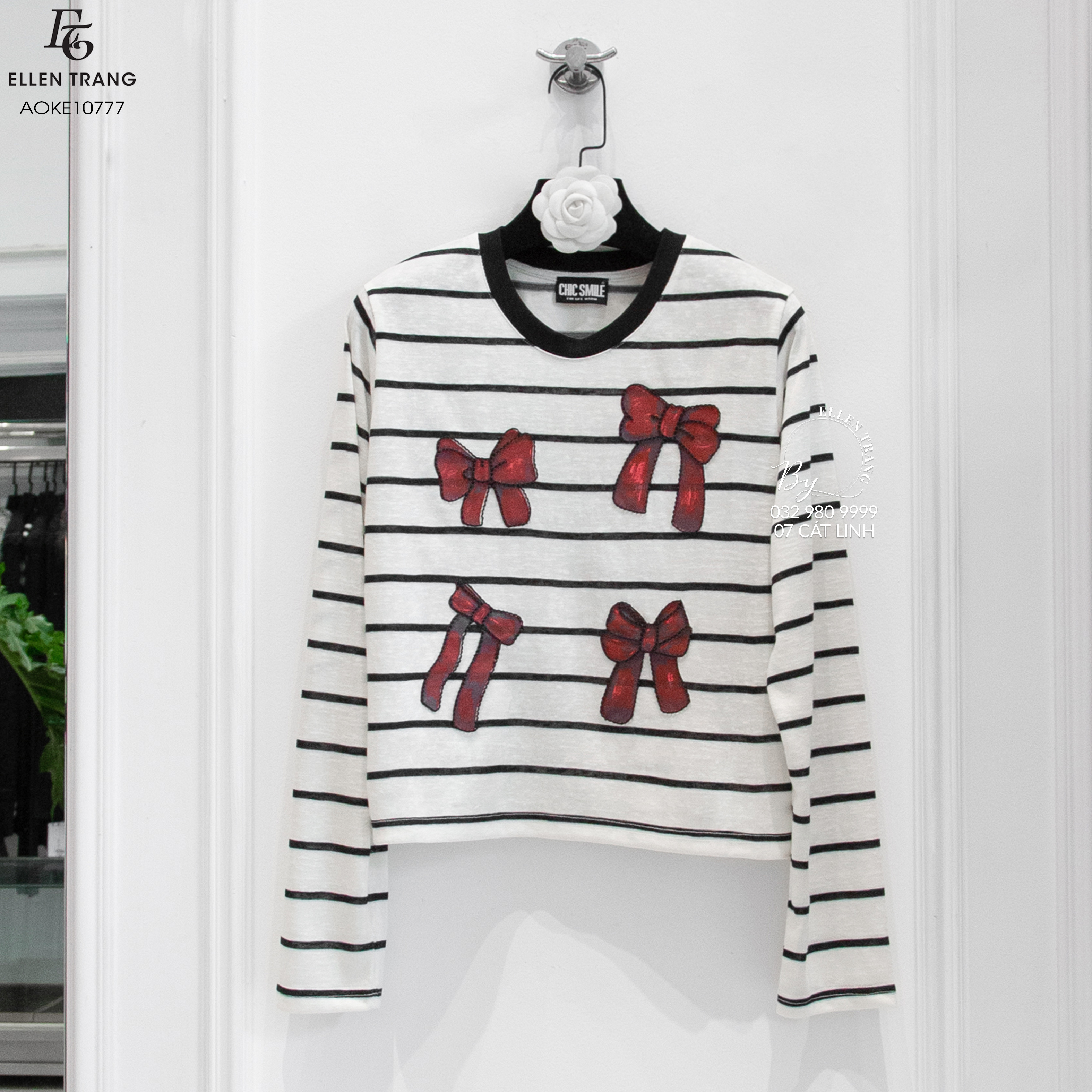 ÁO TRẮNG KẺ XANH THAN 4 NƠ ĐỎ