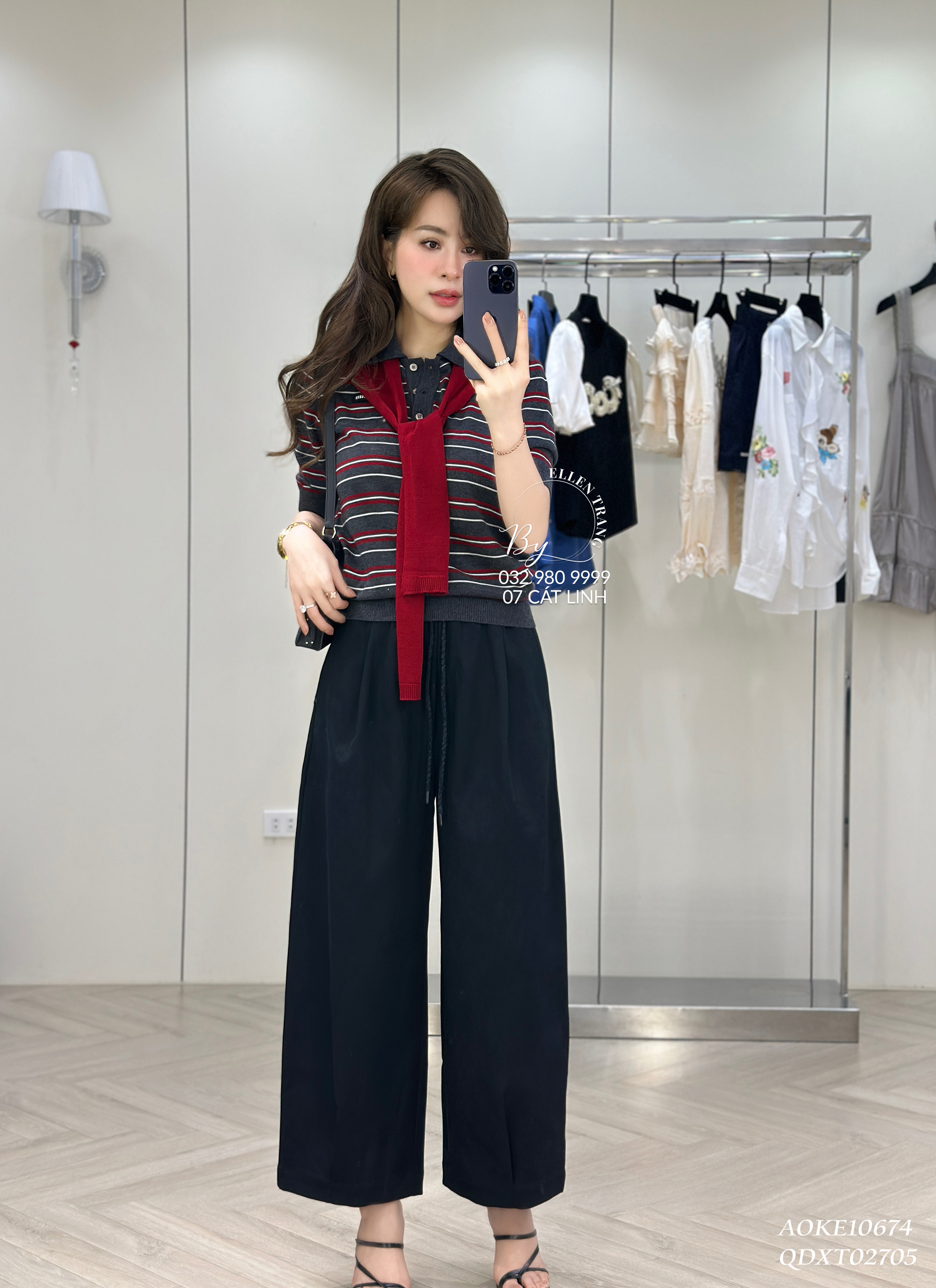ÁO XÁM KẺ ĐỎ TRẮNG KÈM KHĂN ĐỎ M&M