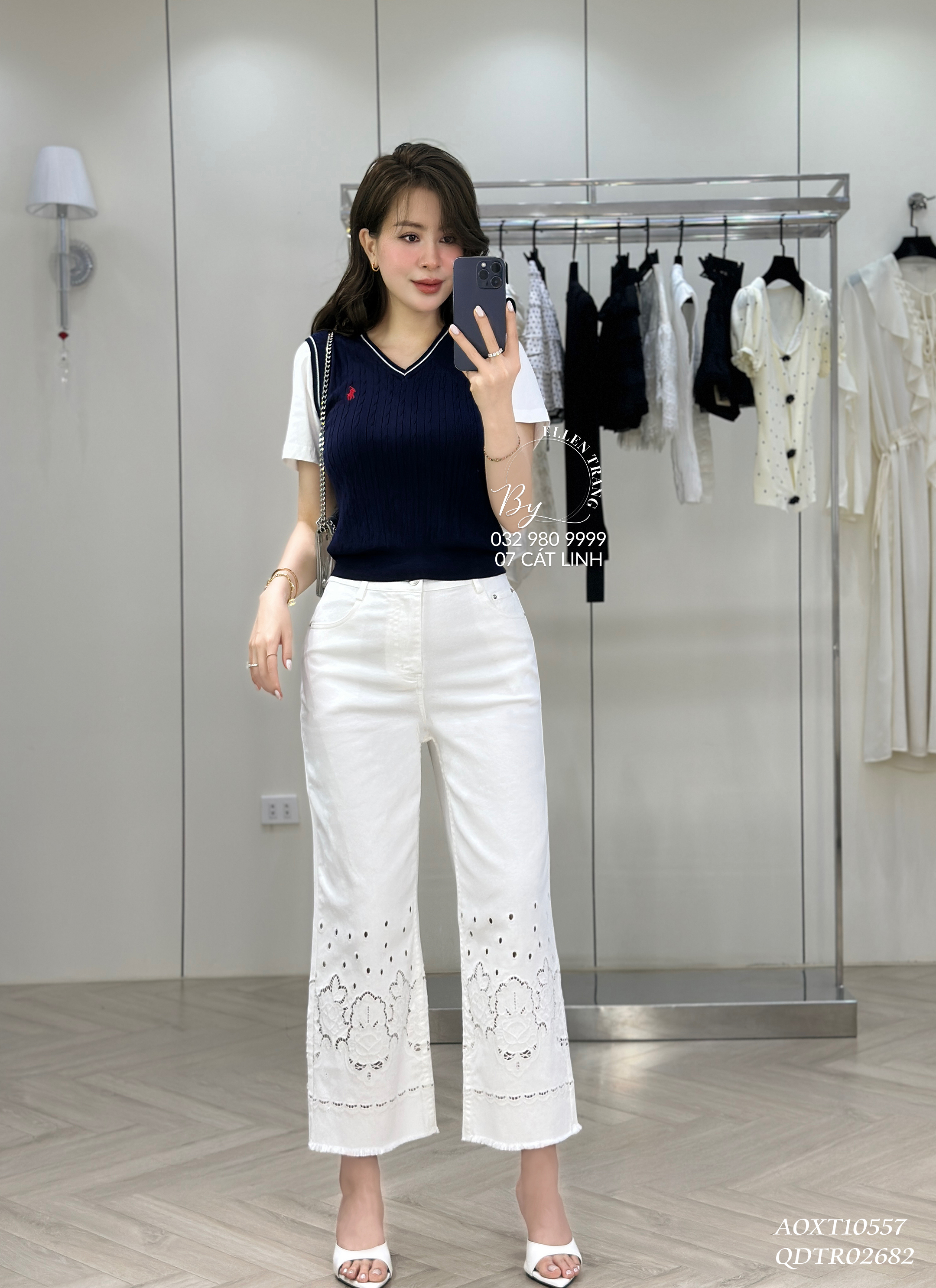 ÁO XANH THAN CỔ VIỀN TRẮNG NGỰA THÊU ĐỎ