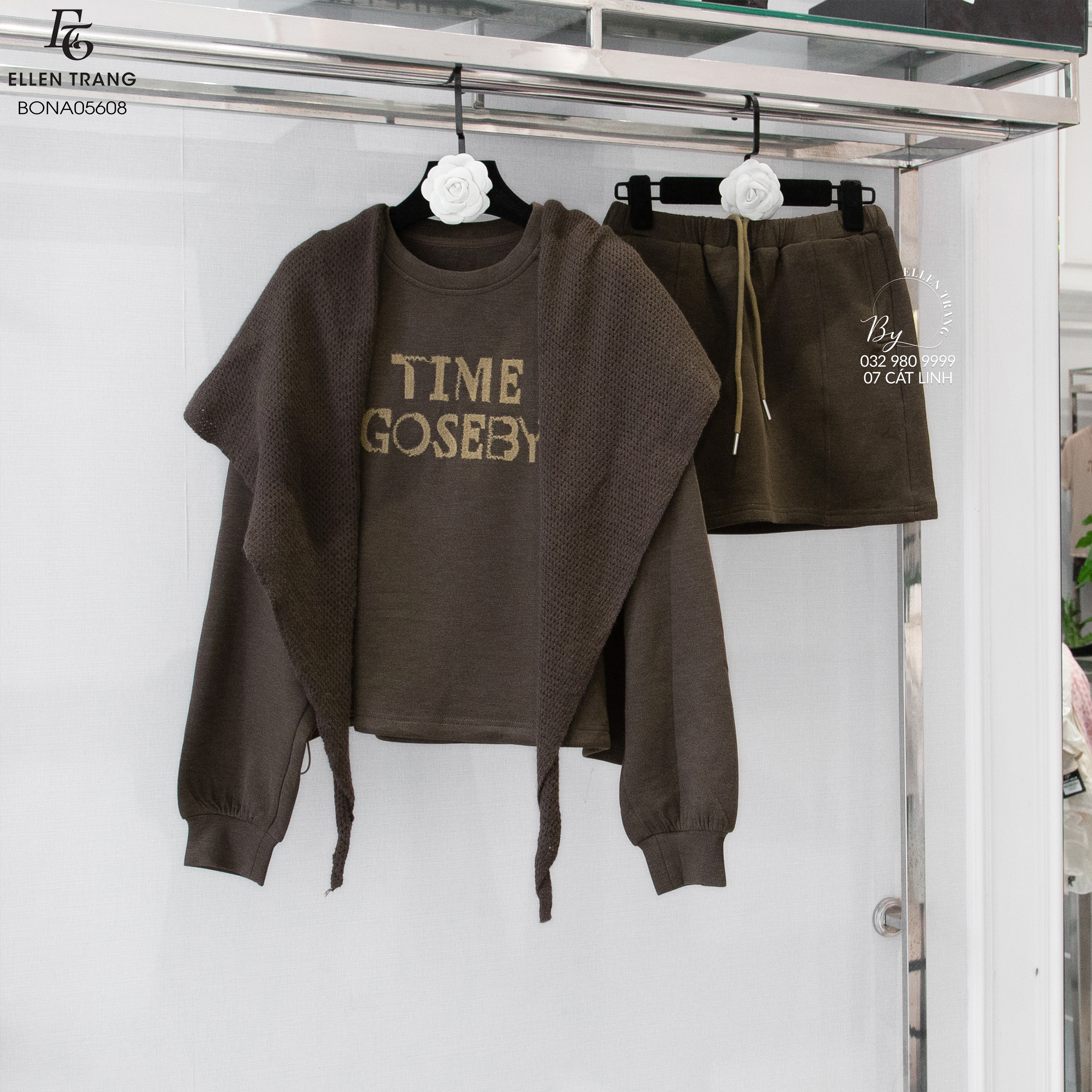 BỘ NỈ NÂU CHÂN VÁY NGẮN KÈM KHĂN TIME GOSEBY