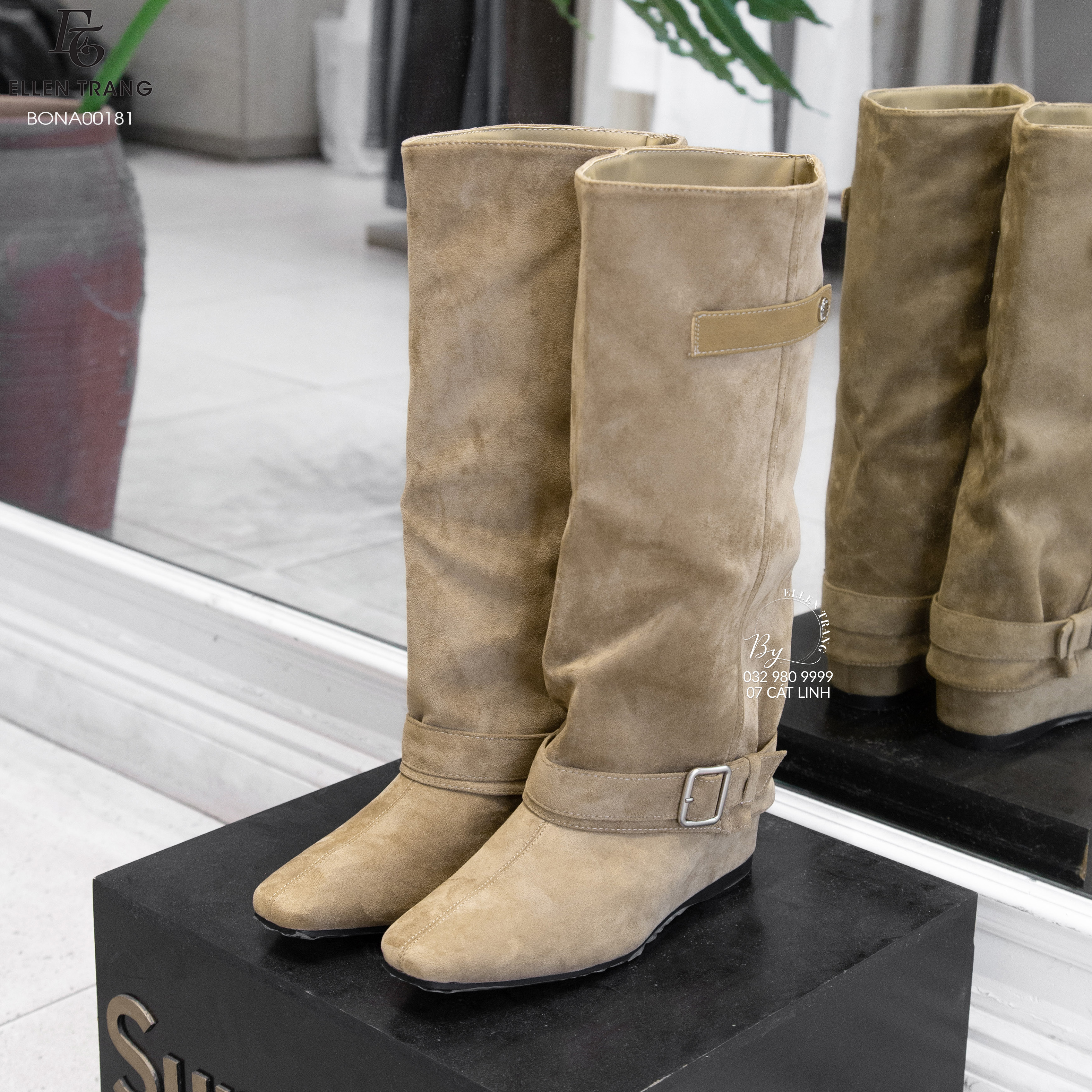 BOOT NÂU DA LỘN CAO ĐÍNH KHUY ĐẾ ĐEN