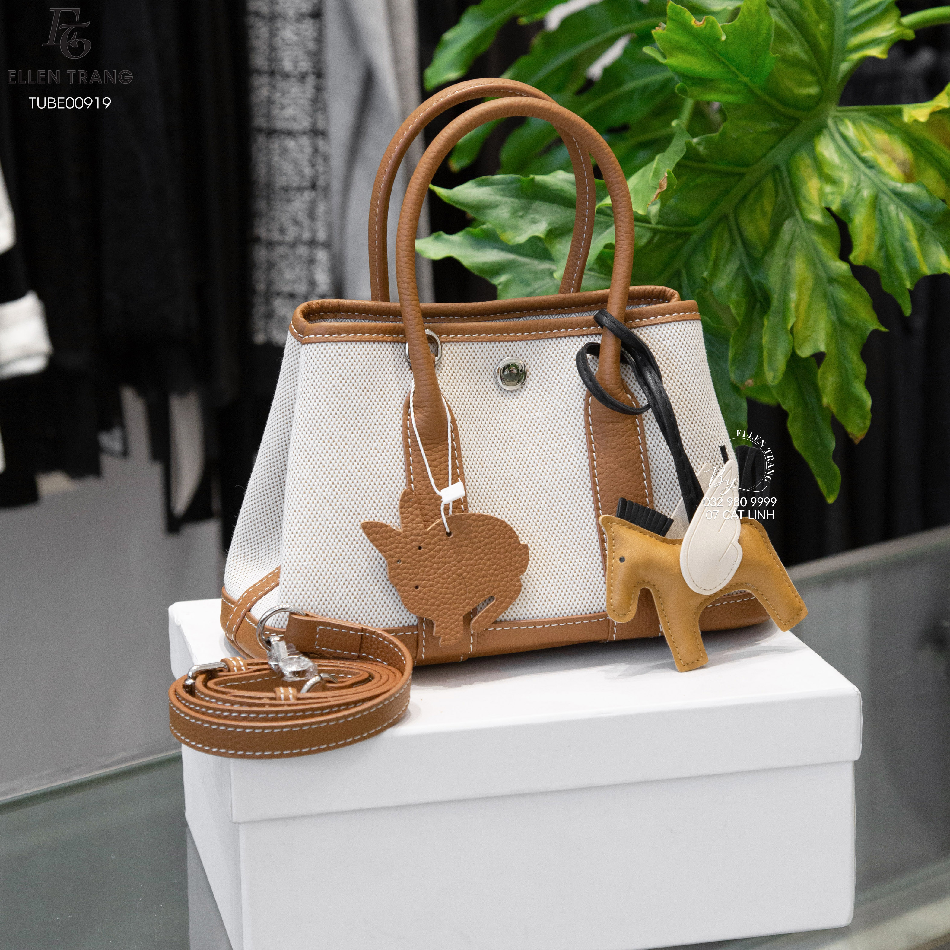 TÚI BE PHỐI DA NÂU KÈM CHARM NGỰA