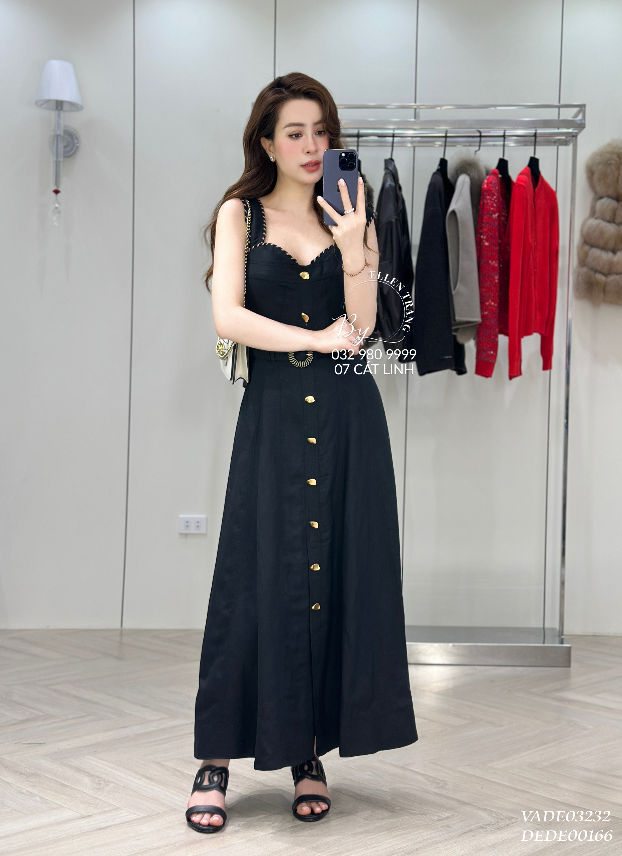 VÁY ĐEN VIỀN LEN NÂU CÚC VÀNG