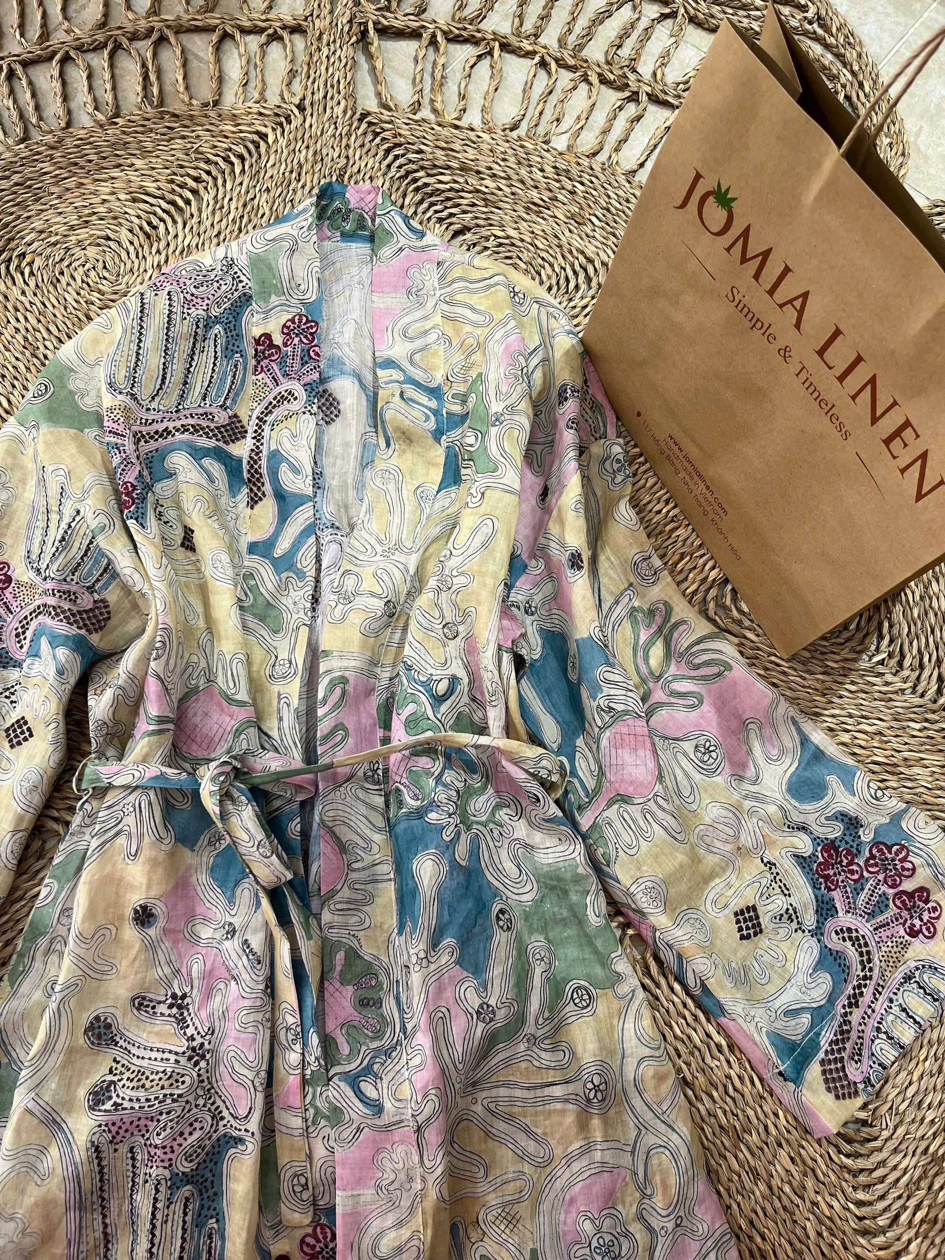Áo Khoác Kimono Họa Tiết Nghệ Thuật Pastel JOMIA LINEN