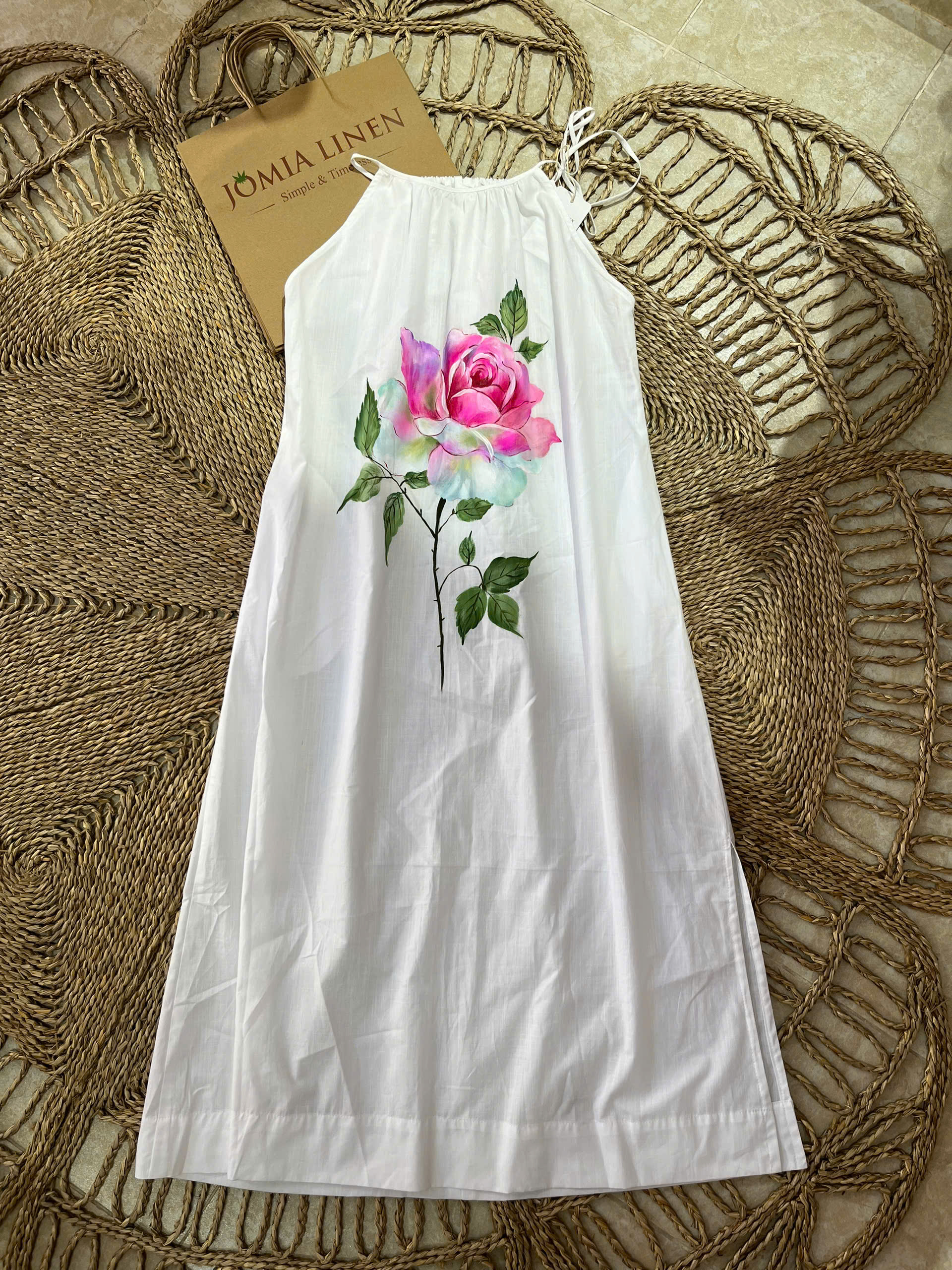 Đầm Yếm Linen Ivory Vẽ Tay Hoa Hồng