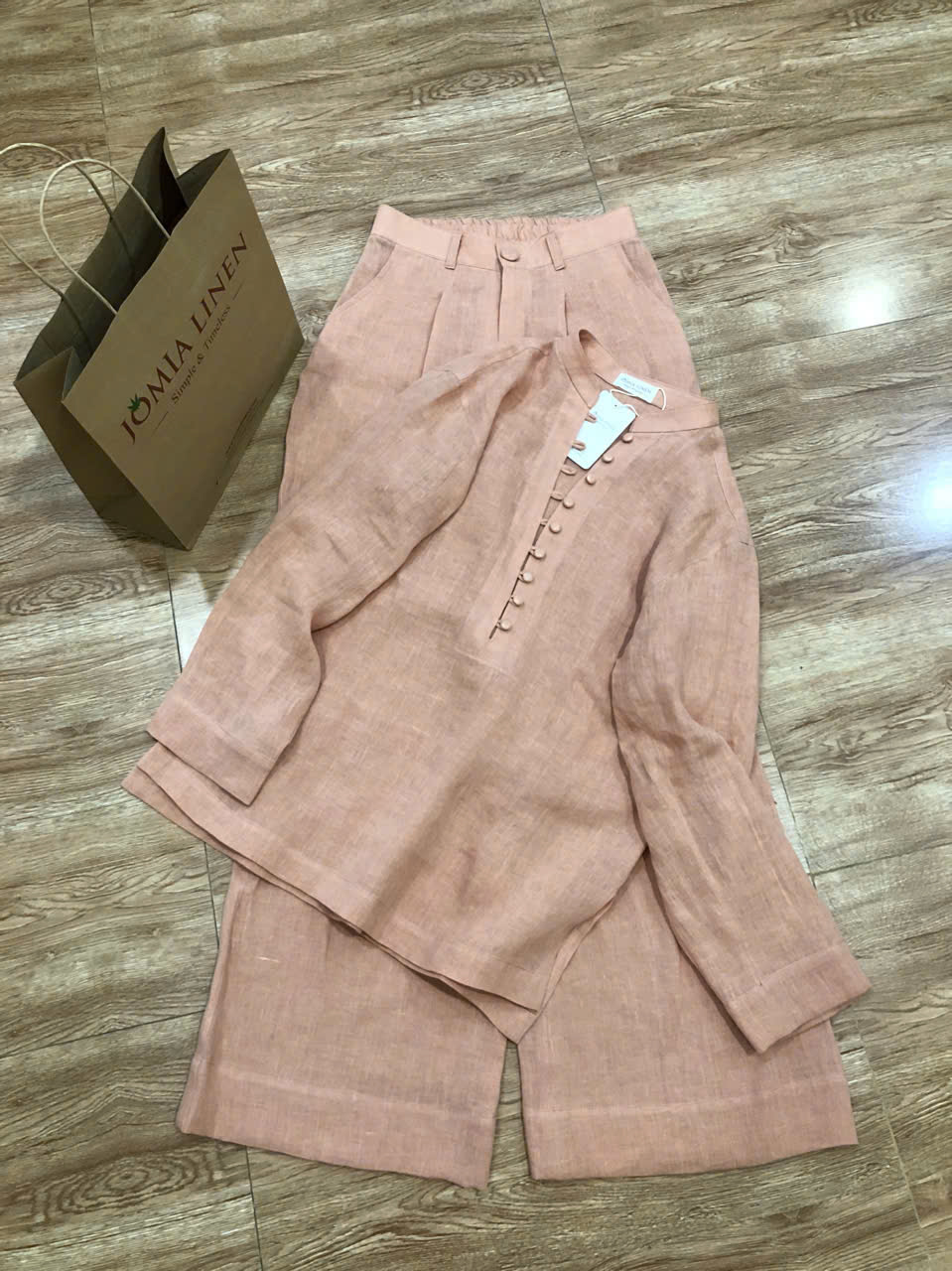 Set Áo Dài Tay Phối Nút Quần Suông Linen Pháp Màu Cam Hồng Đất JOMIA LINEN
