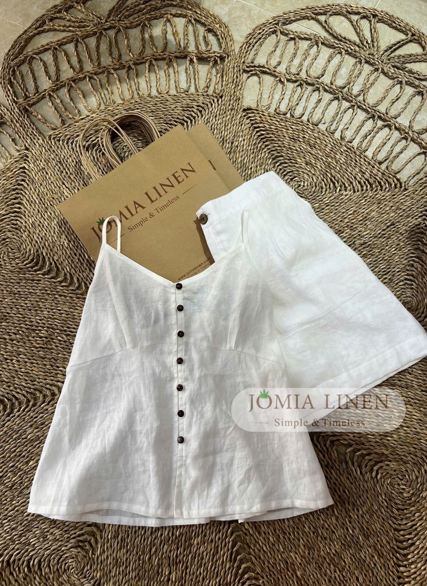 Set Áo Hai Dây Cúc Trước & Quần Short Linen Trắng