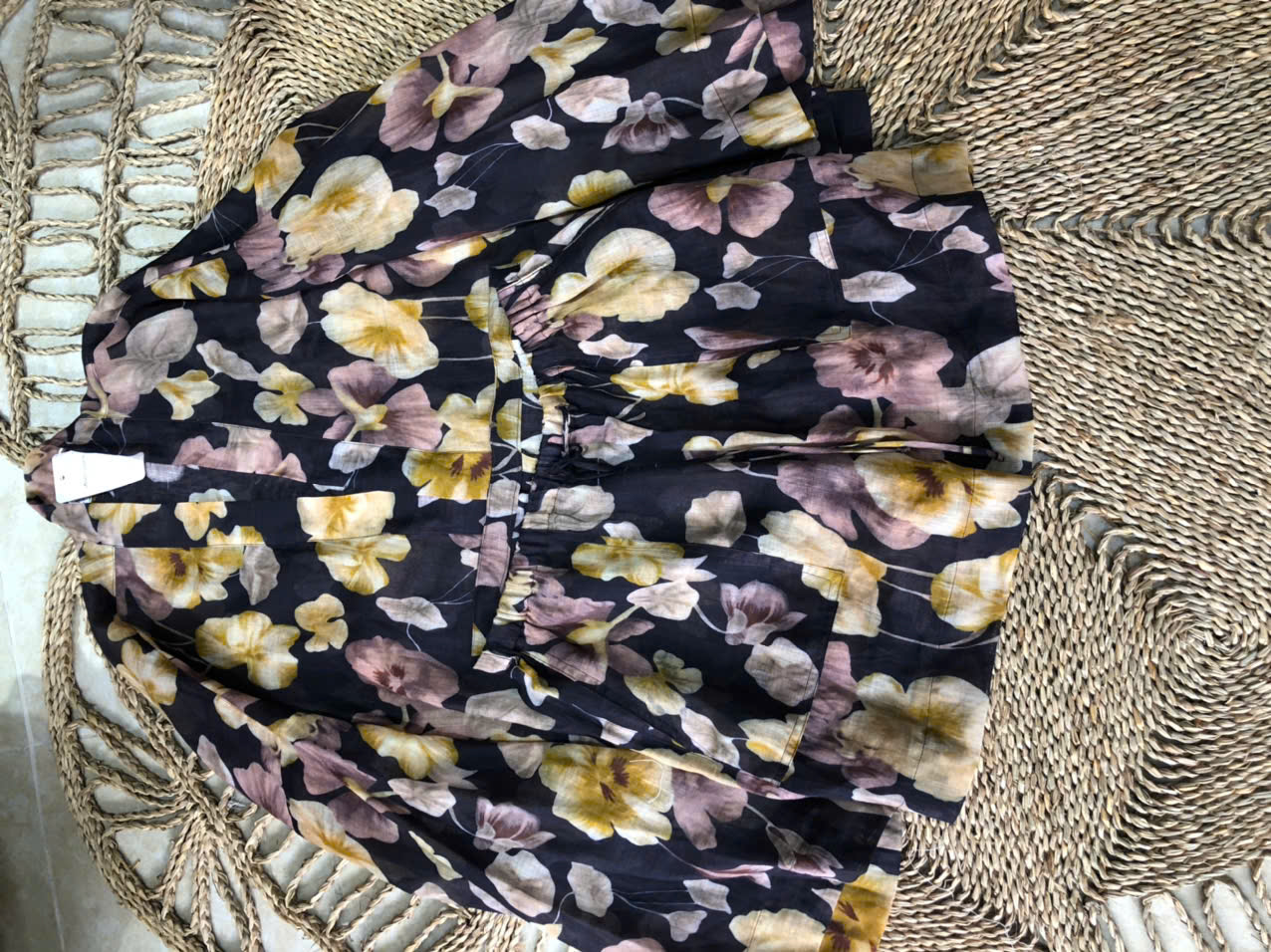 Set Linen Tơ Họa Tiết Hoa Nền Đen