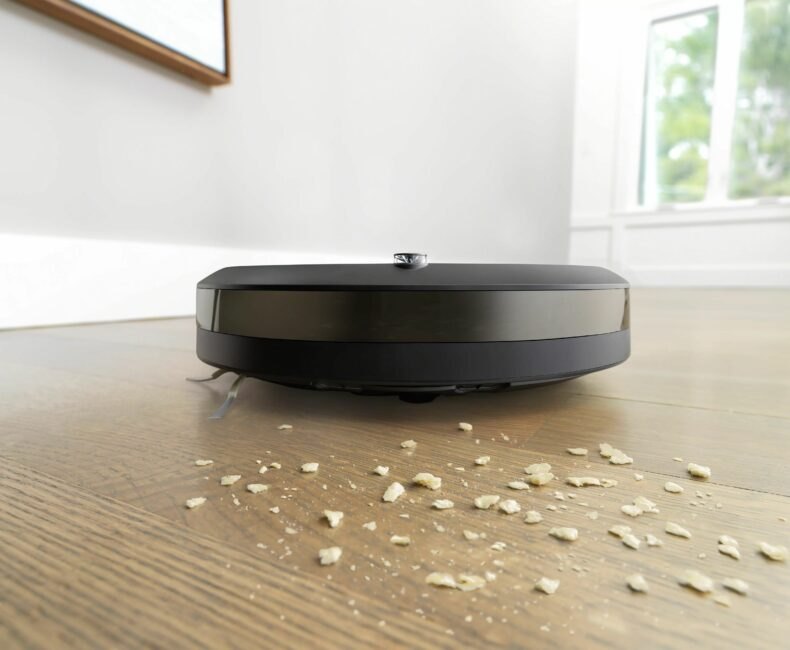 IROBOT ROOMBA I5 PLUS _ QUỐC TẾ