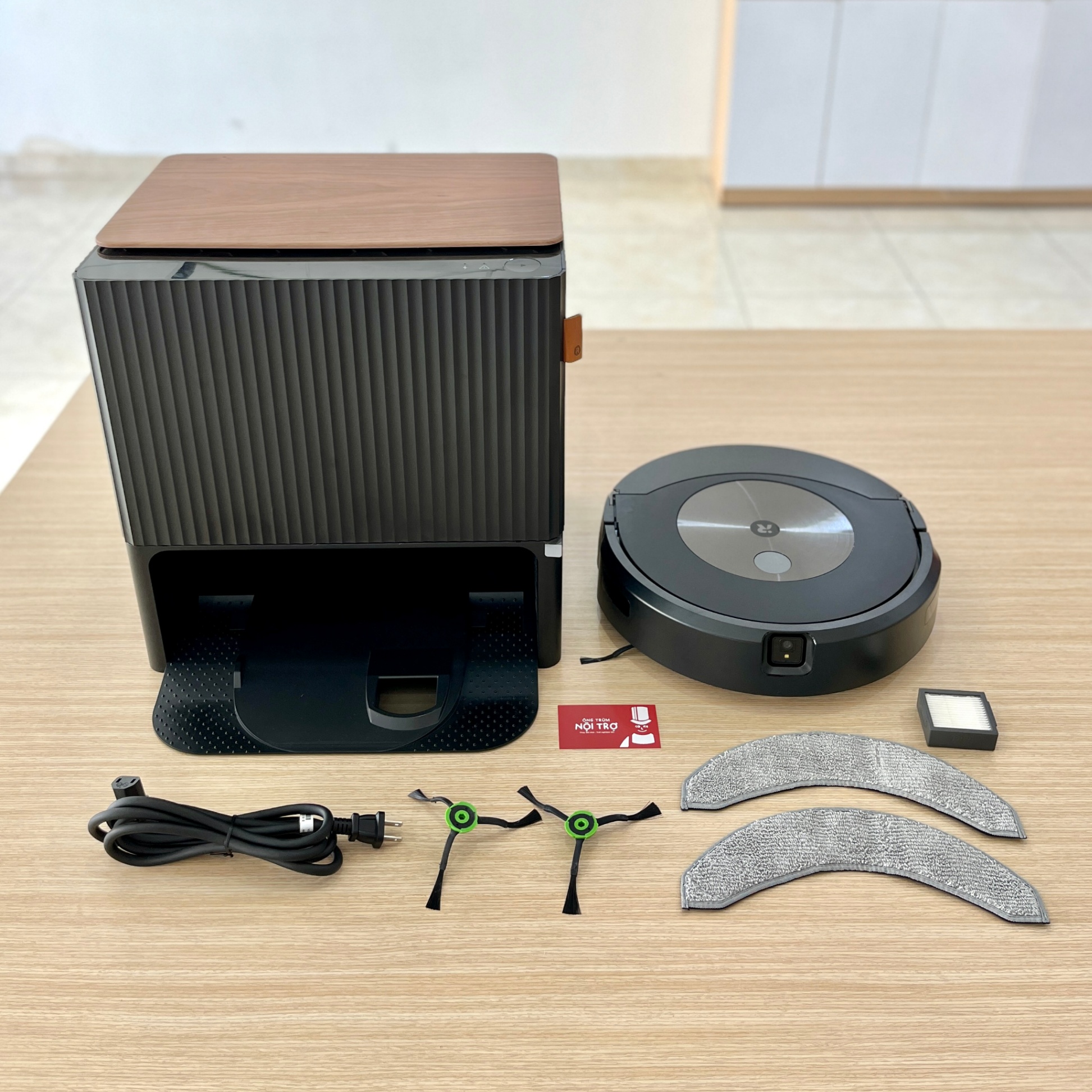 IROBOT ROOMBA J9 PLUS COMBO _ TRƯNG BÀY