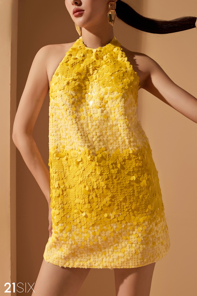Cho thuê váy sequin vàng cổ yếm DARLING DIVA – Hizu Dress Up