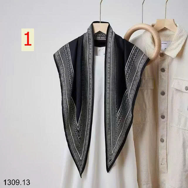 26HA1309.13 - SET 2 KHĂN TAM GIÁC