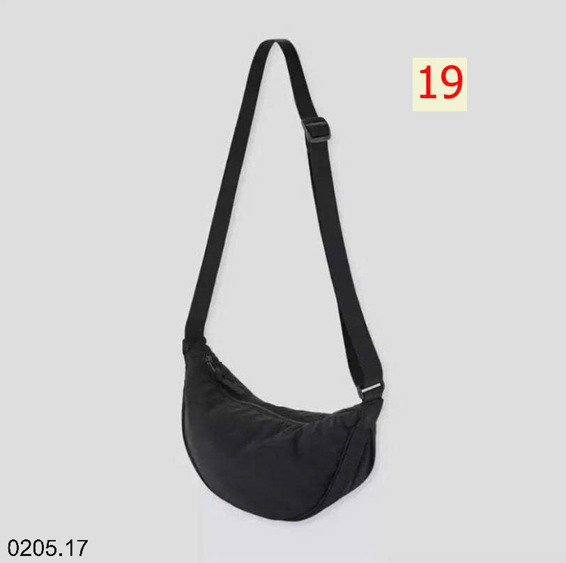 26HA0205.17 - TÚI ĐEO CHÉO VỎ XÒ
