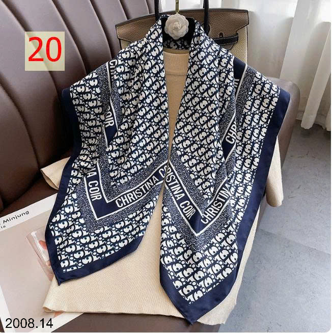 26HA2008.14 - SET 2 KHĂN LỤA VUÔNG QUÀNG CỔ