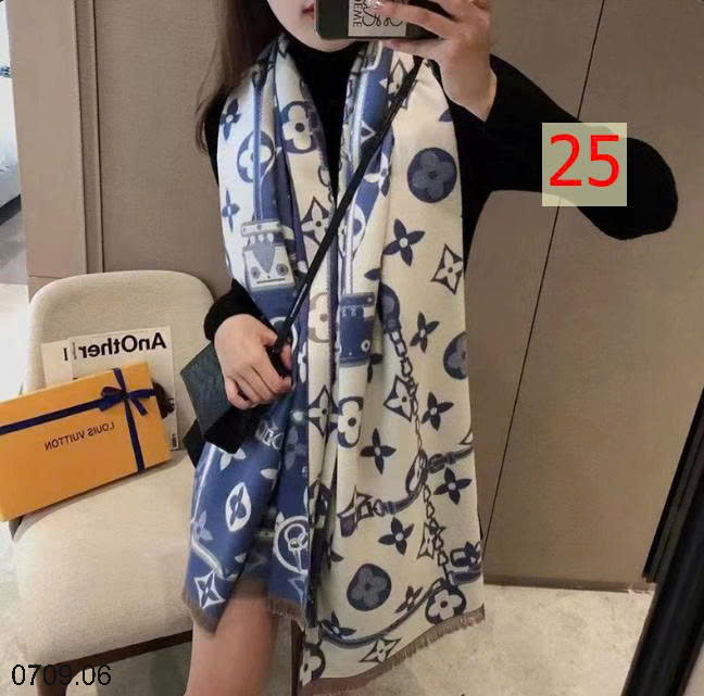 26HA0709.06 - KHĂN CHOÀNG MÙA ĐÔNG