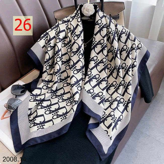 26HA2008.14 - SET 2 KHĂN LỤA VUÔNG QUÀNG CỔ