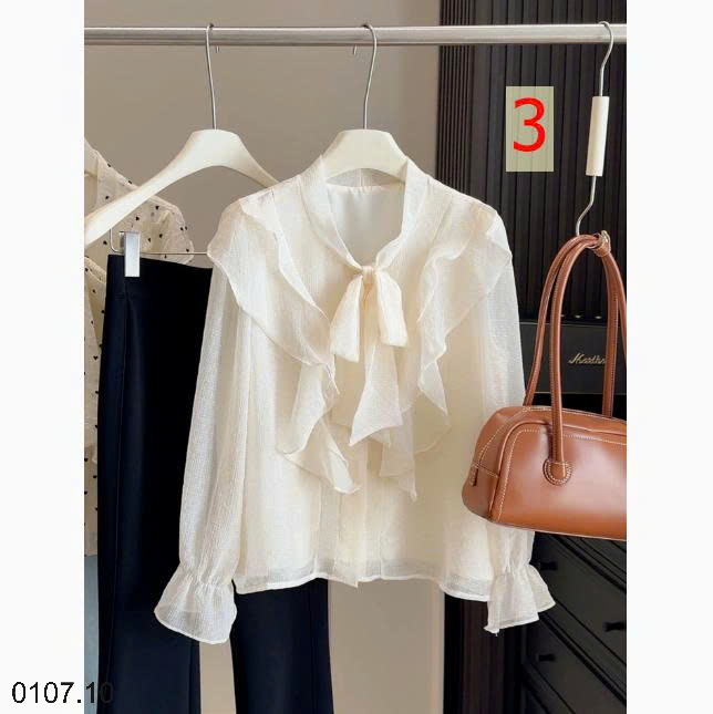 26HA0107.10 - ÁO CHẤM BI VIỀN BÈO ANNA