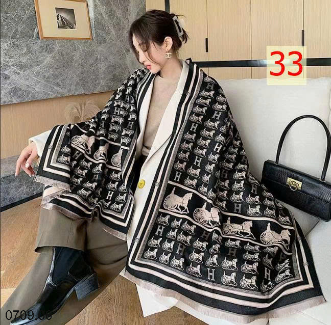 26HA0709.06 - KHĂN CHOÀNG MÙA ĐÔNG