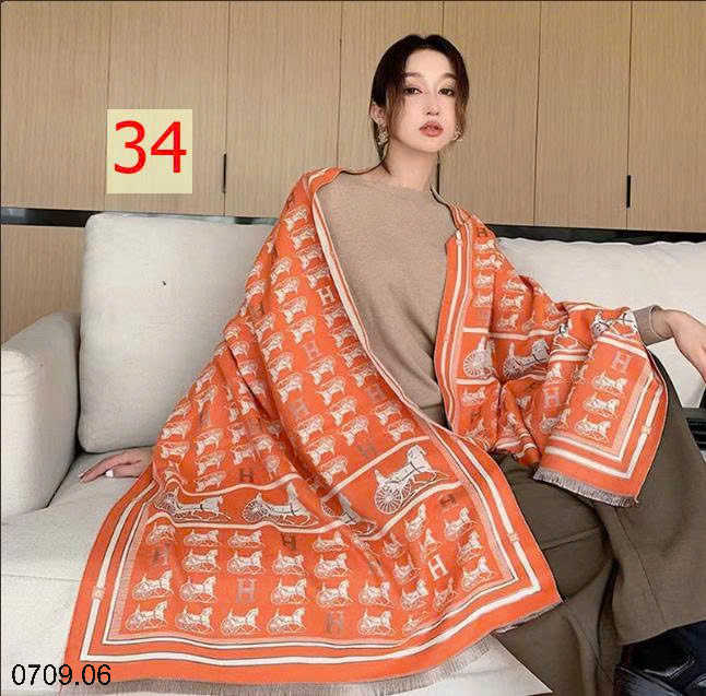 26HA0709.06 - KHĂN CHOÀNG MÙA ĐÔNG