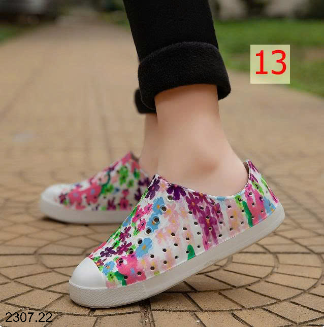 26HA2307.22 - GIÀY NATIVE CHO BÉ