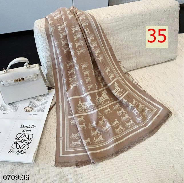 26HA0709.06 - KHĂN CHOÀNG MÙA ĐÔNG