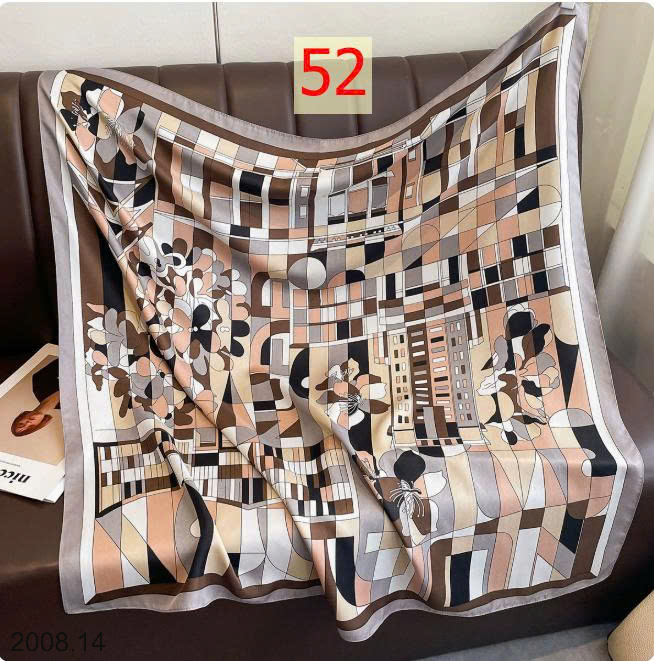 26HA2008.14 - SET 2 KHĂN LỤA VUÔNG QUÀNG CỔ