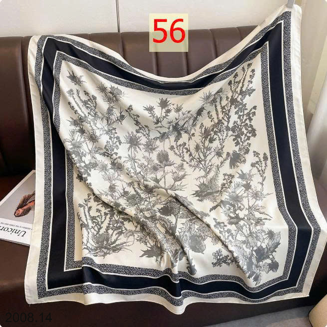 26HA2008.14 - SET 2 KHĂN LỤA VUÔNG QUÀNG CỔ