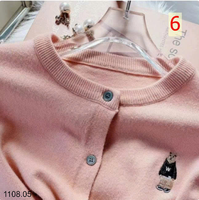 26HA1108.05 - ÁO CARDIGAN LEN HÌNH GẤU