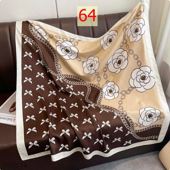 26HA2008.14 - SET 2 KHĂN LỤA VUÔNG QUÀNG CỔ