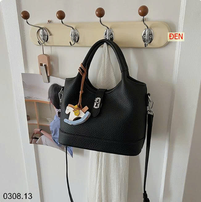 26HA0308.13 - TÚI XÁCH NỮ MÓC NGỰA