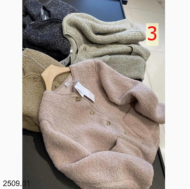 26HA2509.01 - ÁO KHOÁC LÔNG CỪU CỔ V CHO NỮ