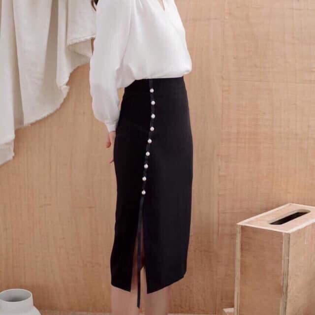 CHÂN VÁY BÚT CHÌ ĐÍNH HẠT PHỐI RUY BĂNG - YCVB4210