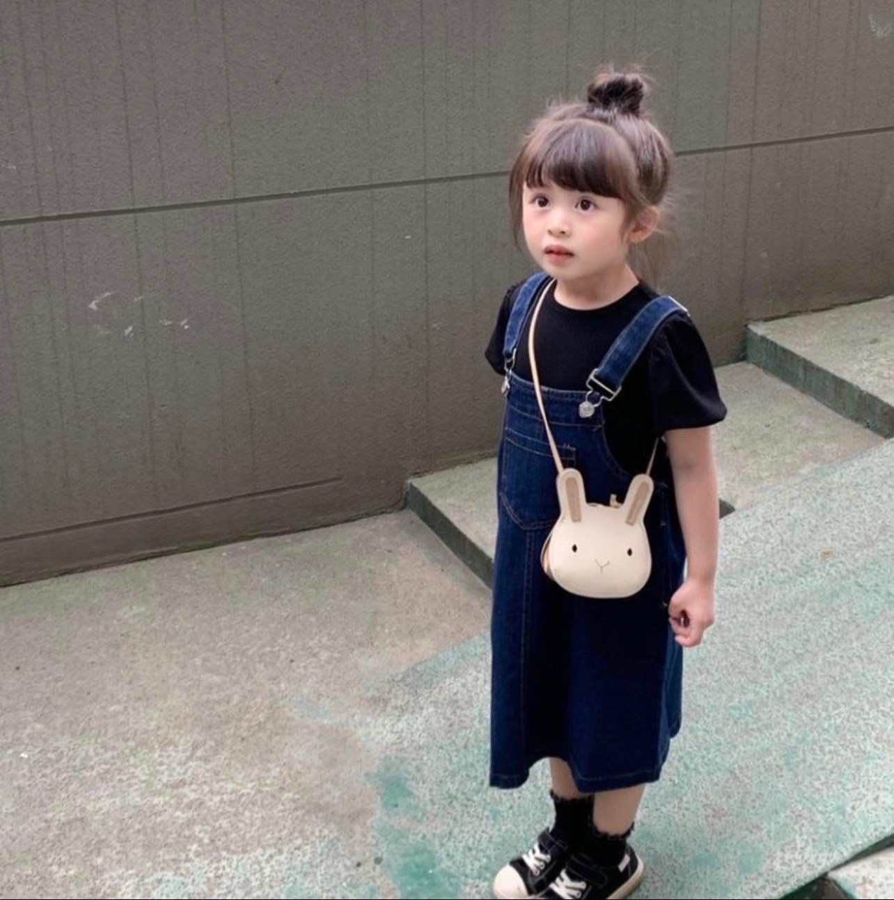 OD105 -  SÉT YẾM KÈM ÁO ĐEN CỘC TAY KIDS XINH XẮN