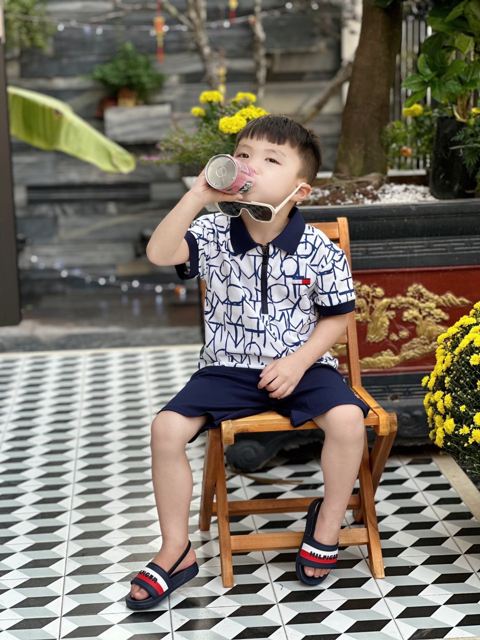 S99- SÉT BỘ TOMMY KÈM MŨ LƯỠI TRAI SIU BẢNH