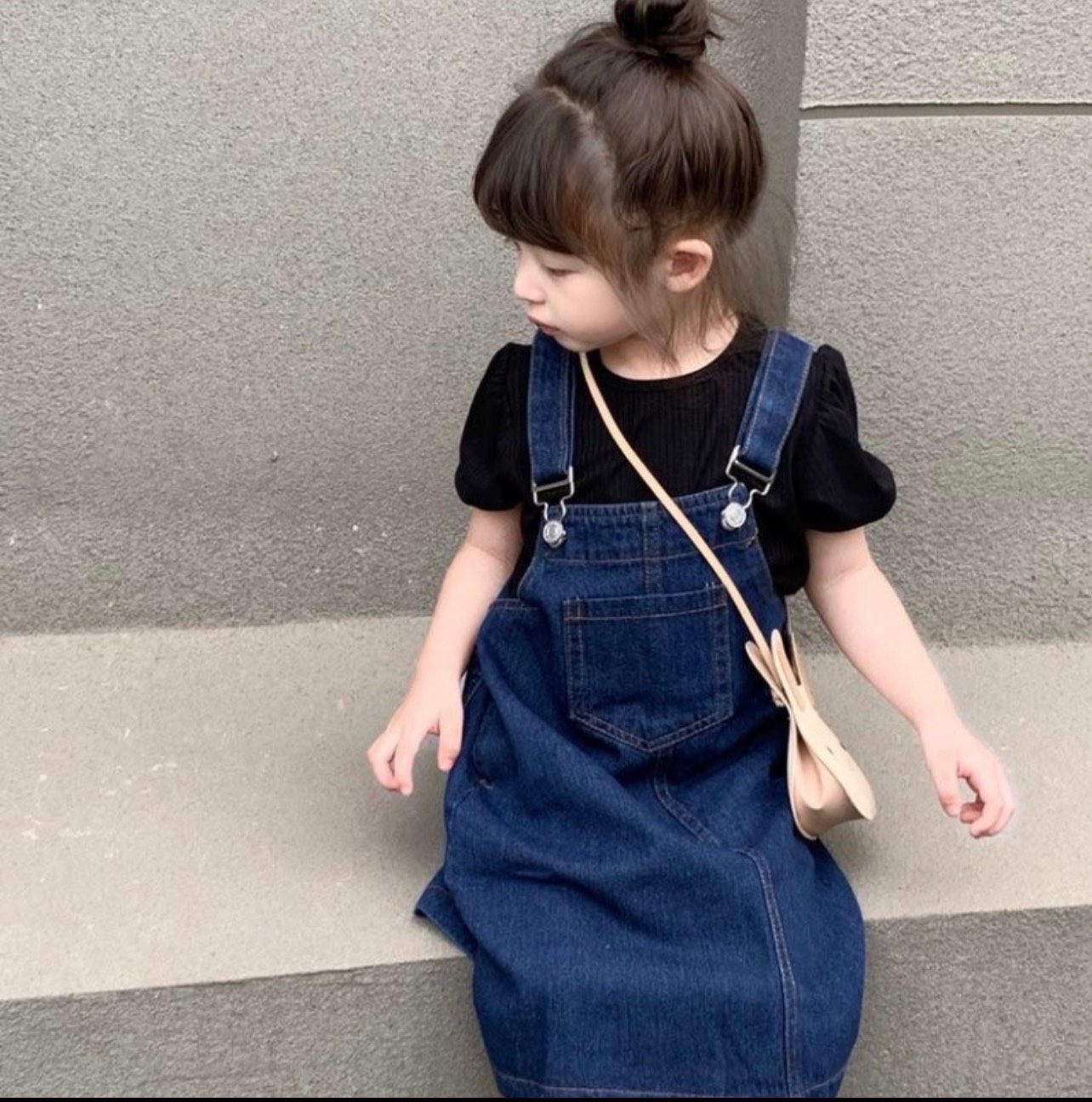 OD105 -  SÉT YẾM KÈM ÁO ĐEN CỘC TAY KIDS XINH XẮN