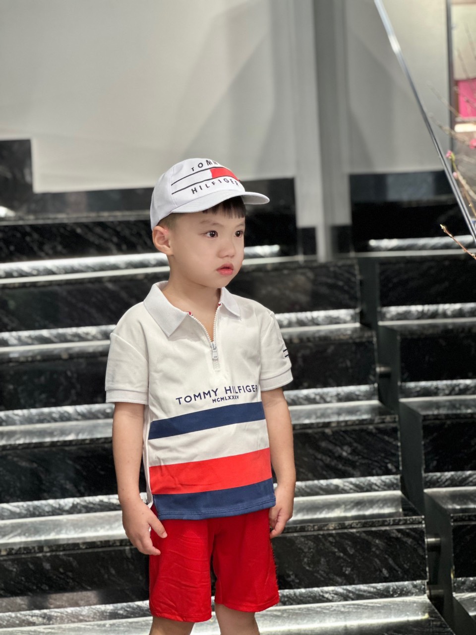 S99- SÉT BỘ TOMMY KÈM MŨ LƯỠI TRAI SIU BẢNH