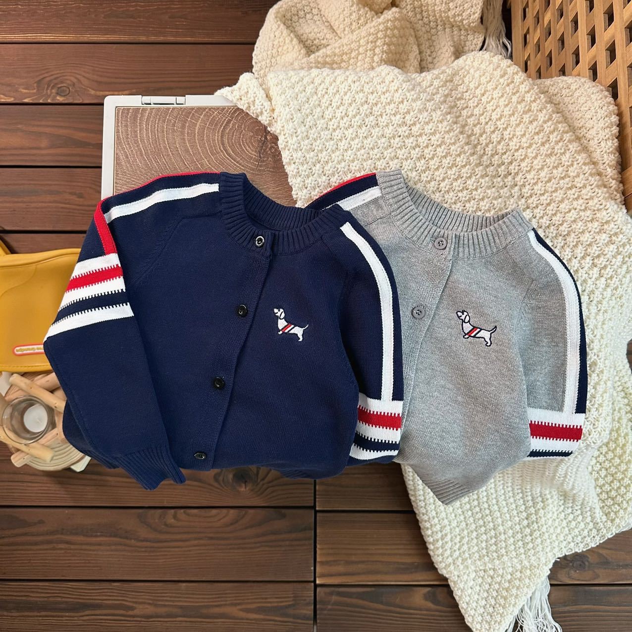 HH786 - ÁO CARDIGAN LEN BÉ TRAI