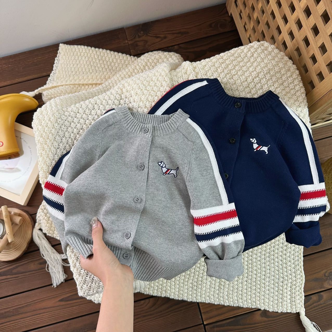 HH786 - ÁO CARDIGAN LEN BÉ TRAI
