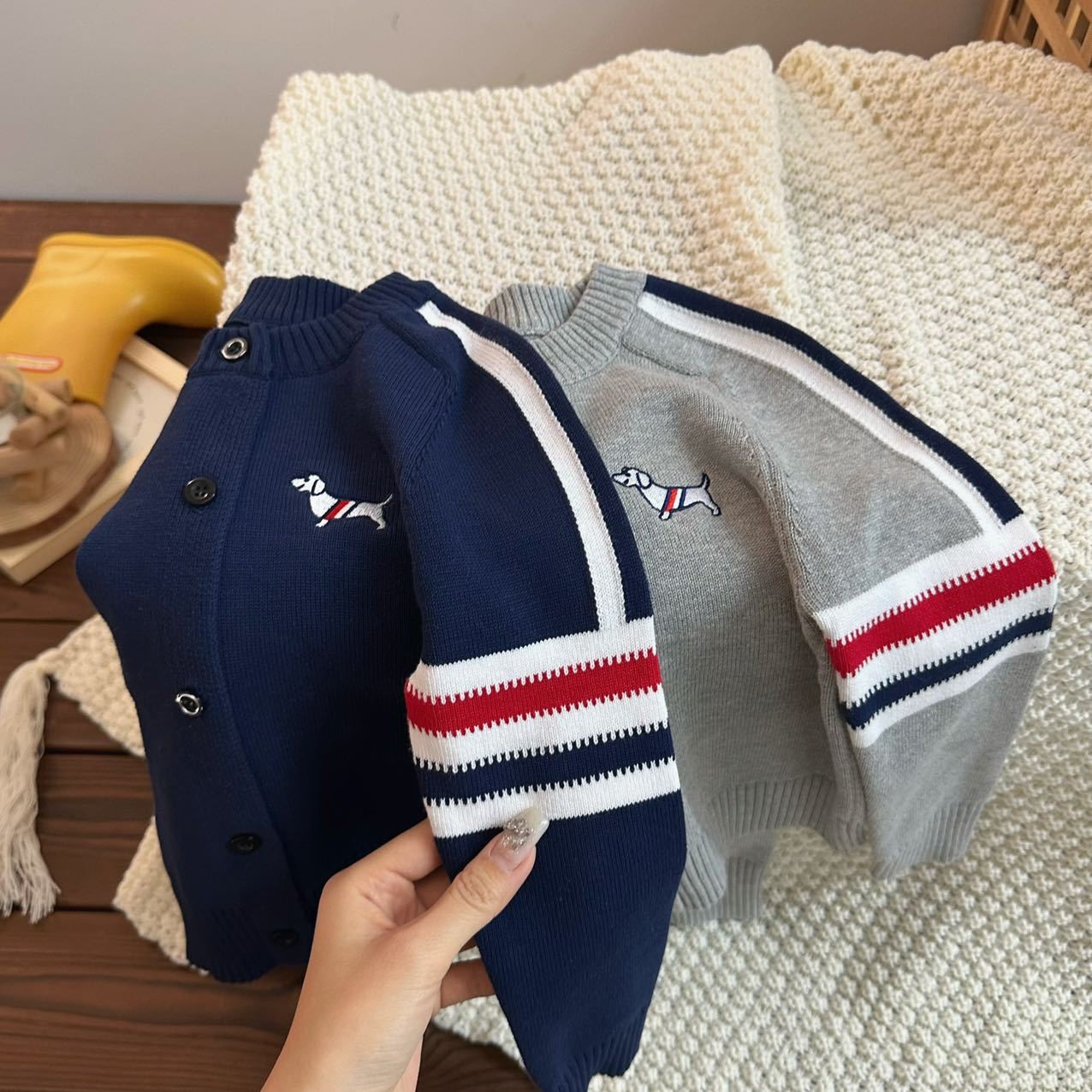 HH786 - ÁO CARDIGAN LEN BÉ TRAI