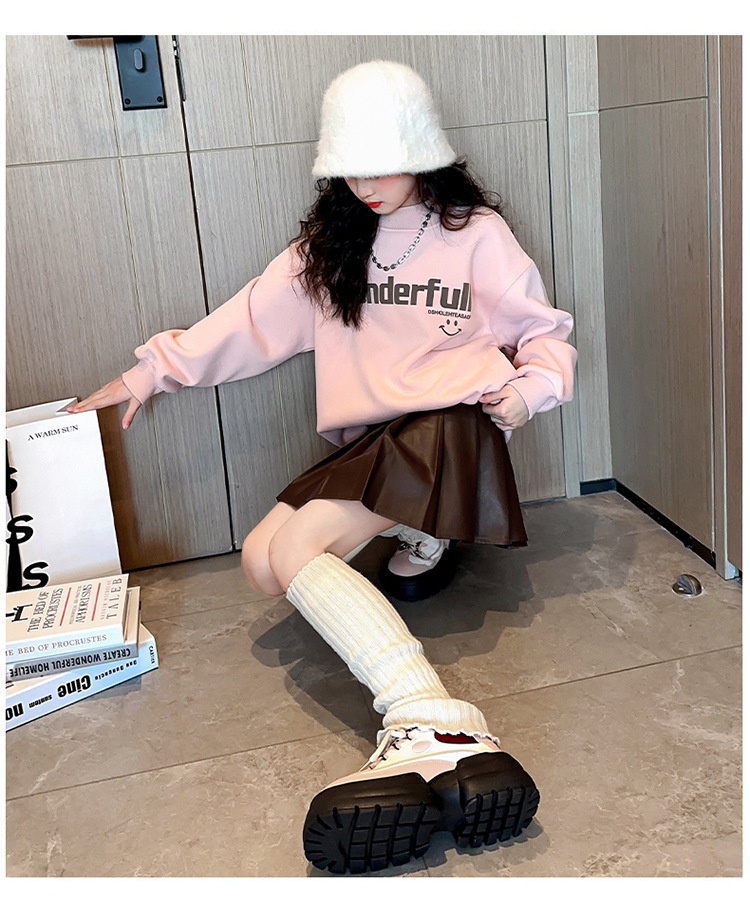 HH1111 - ÁO NỈ WONDER BÉ GÁI